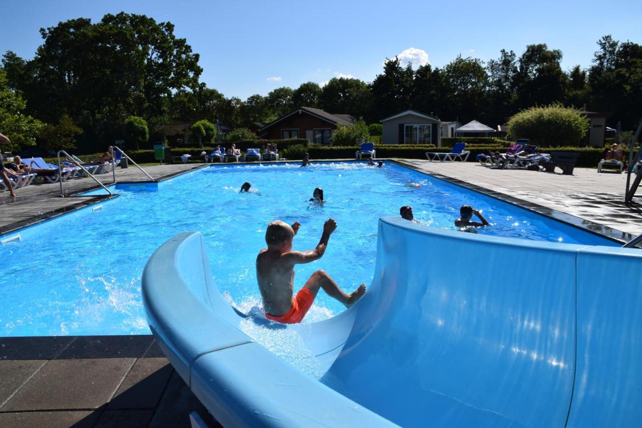 Luxe 5-Persoons Chalet Op Familiecamping Baarland Екстер'єр фото