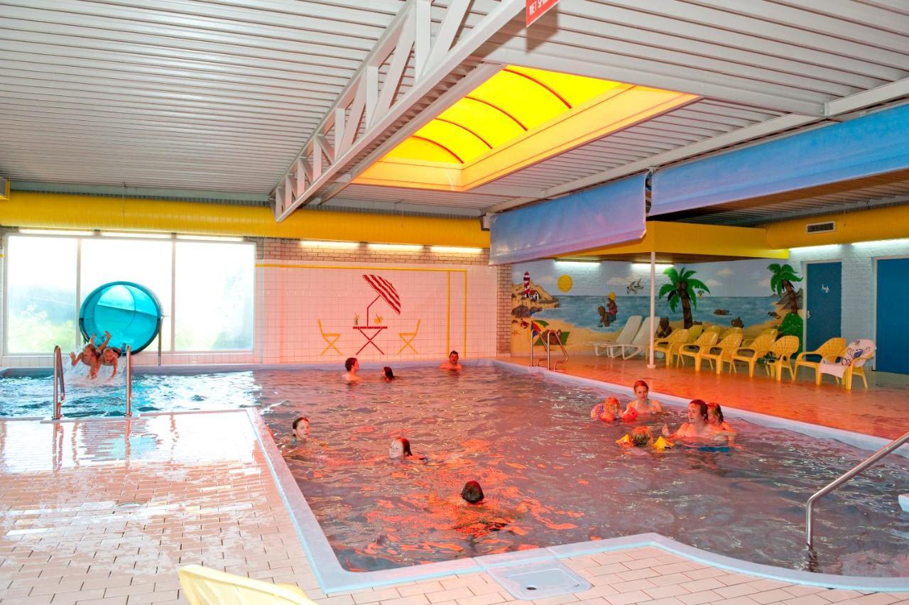 Luxe 5-Persoons Chalet Op Familiecamping Baarland Екстер'єр фото