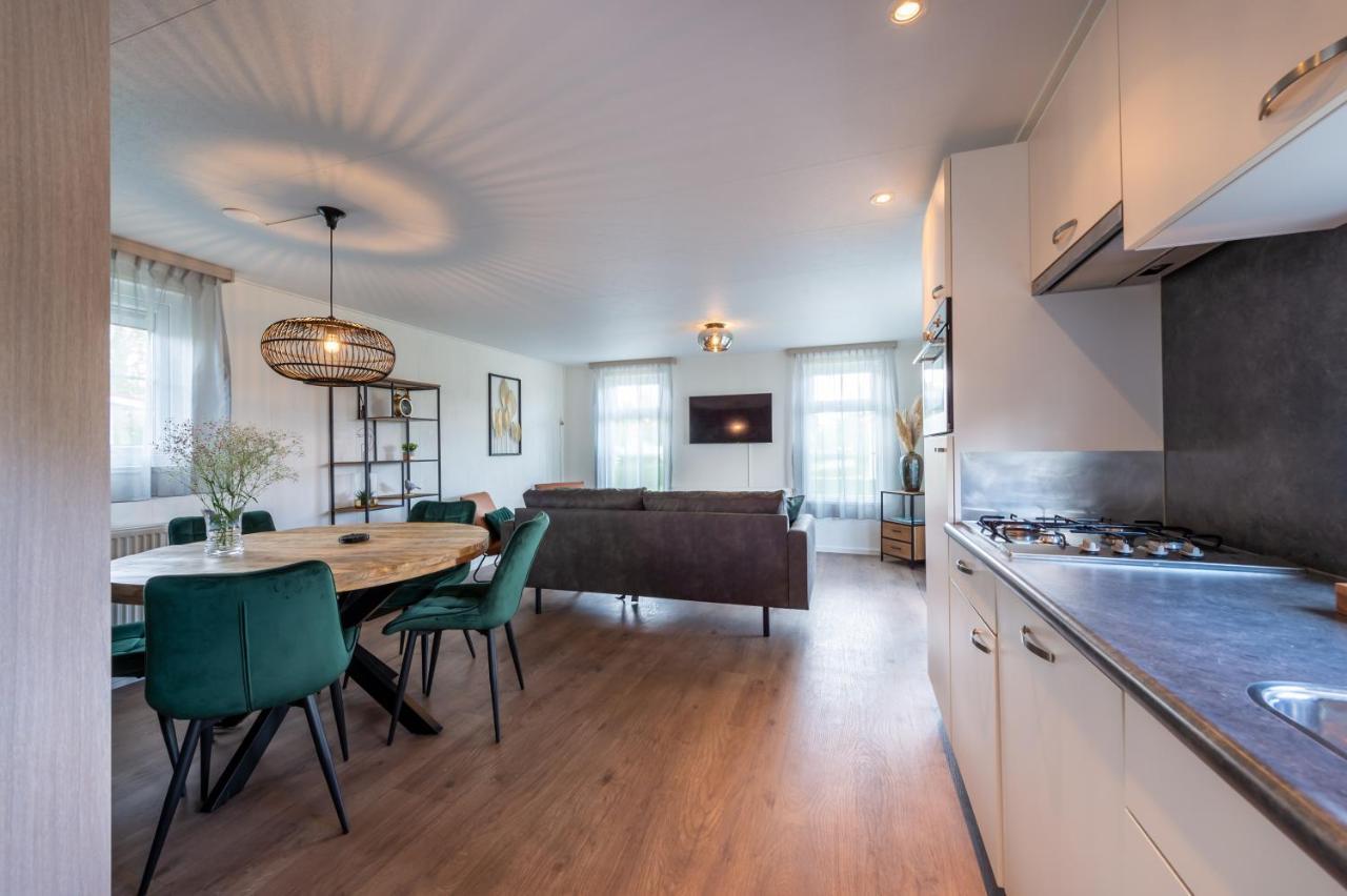 Luxe 5-Persoons Chalet Op Familiecamping Baarland Екстер'єр фото