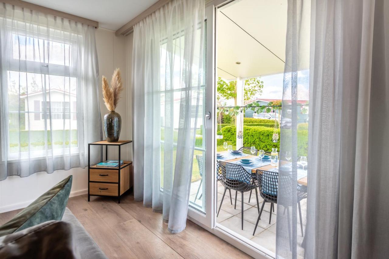 Luxe 5-Persoons Chalet Op Familiecamping Baarland Екстер'єр фото